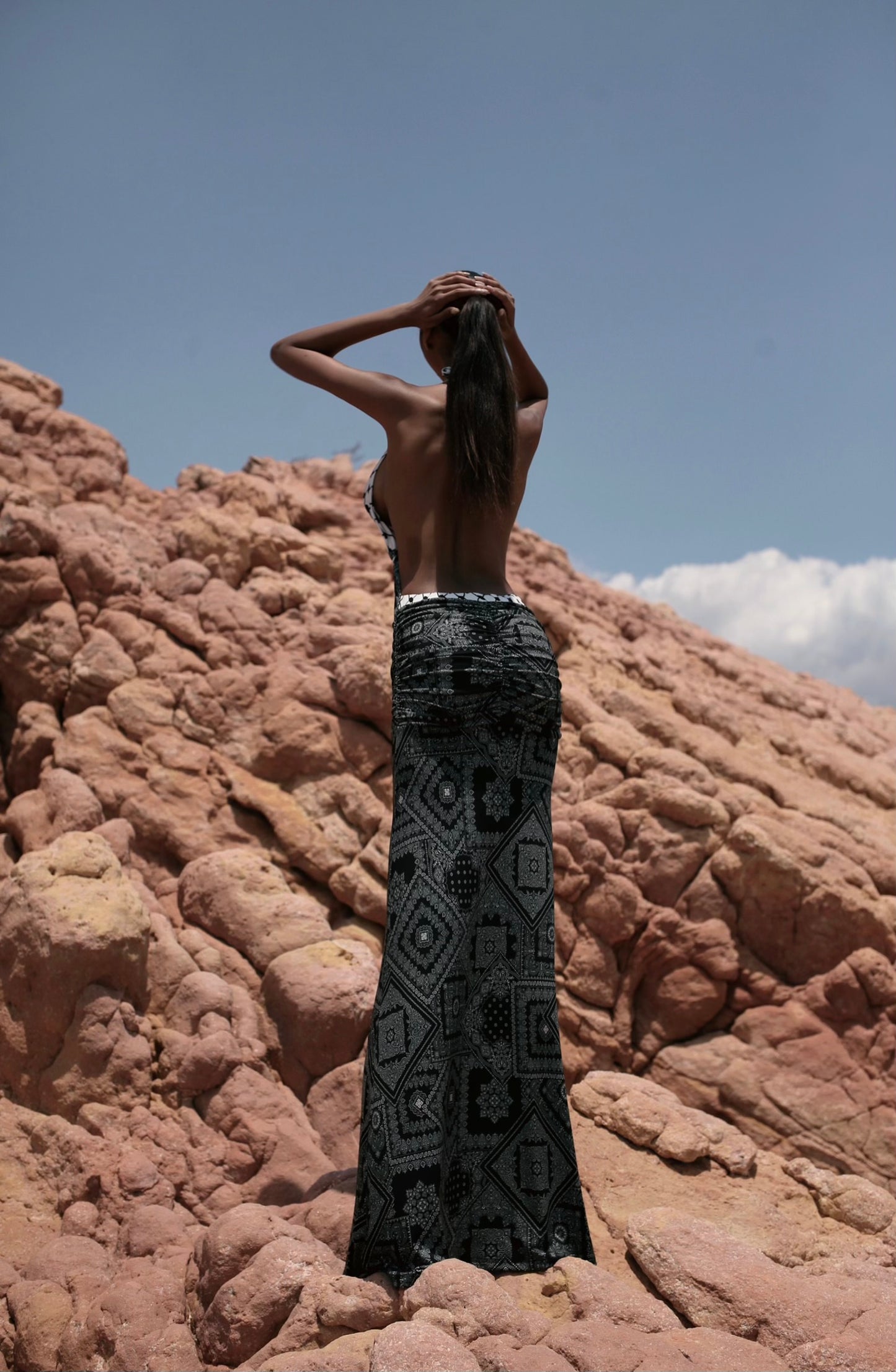 High-Tech sculpturing maxi Dress with Butt-lifting effect and triangle top